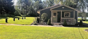 Waterfront Home on Chadakoin River! Perfect for fishing or a weekend getaway!