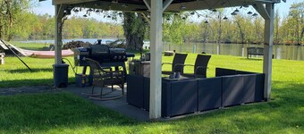 Waterfront Home on Chadakoin River! 10 minutes to Chautauqua Lake!