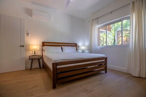 2 bedrooms, desk, WiFi - Perla Marina Beachside Apartment (Perla Marina)