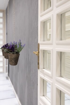 ميني بار وواي فاي مجانًا