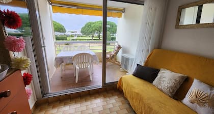 Sol-y-Days Lagune Studio cabin on gardens and sea view
