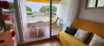 Sol-y-Days Lagune Studio cabin on gardens and sea view