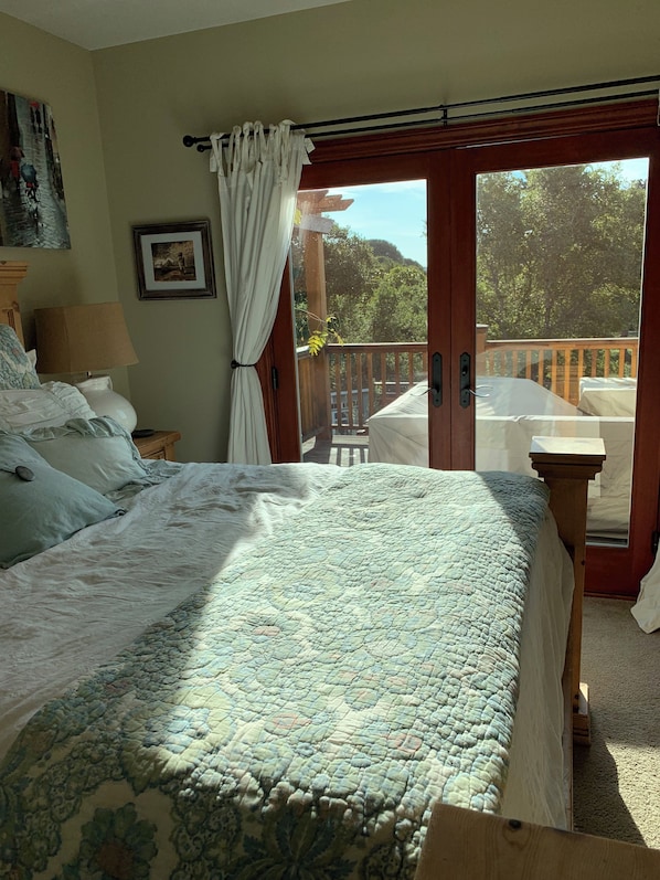 4 habitaciones, tabla de planchar con plancha, wifi y ropa de cama 