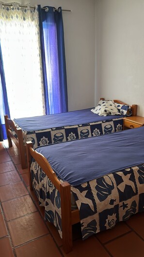 1 chambre, lit parapluie, Wi-Fi, draps fournis