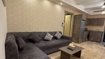 Apartment, 2 Bedrooms, Smoking | Living area