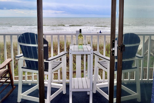 Newly Renovated-2BR/2BA Oceanfront Condo with Shared Pool, Channel Marker 102
