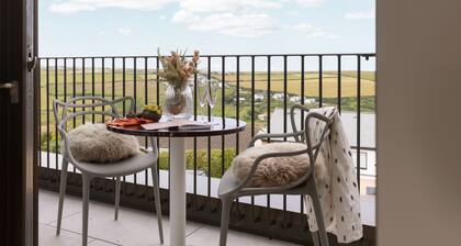 Arthouse - a luxury holiday home in Mawgan Porth