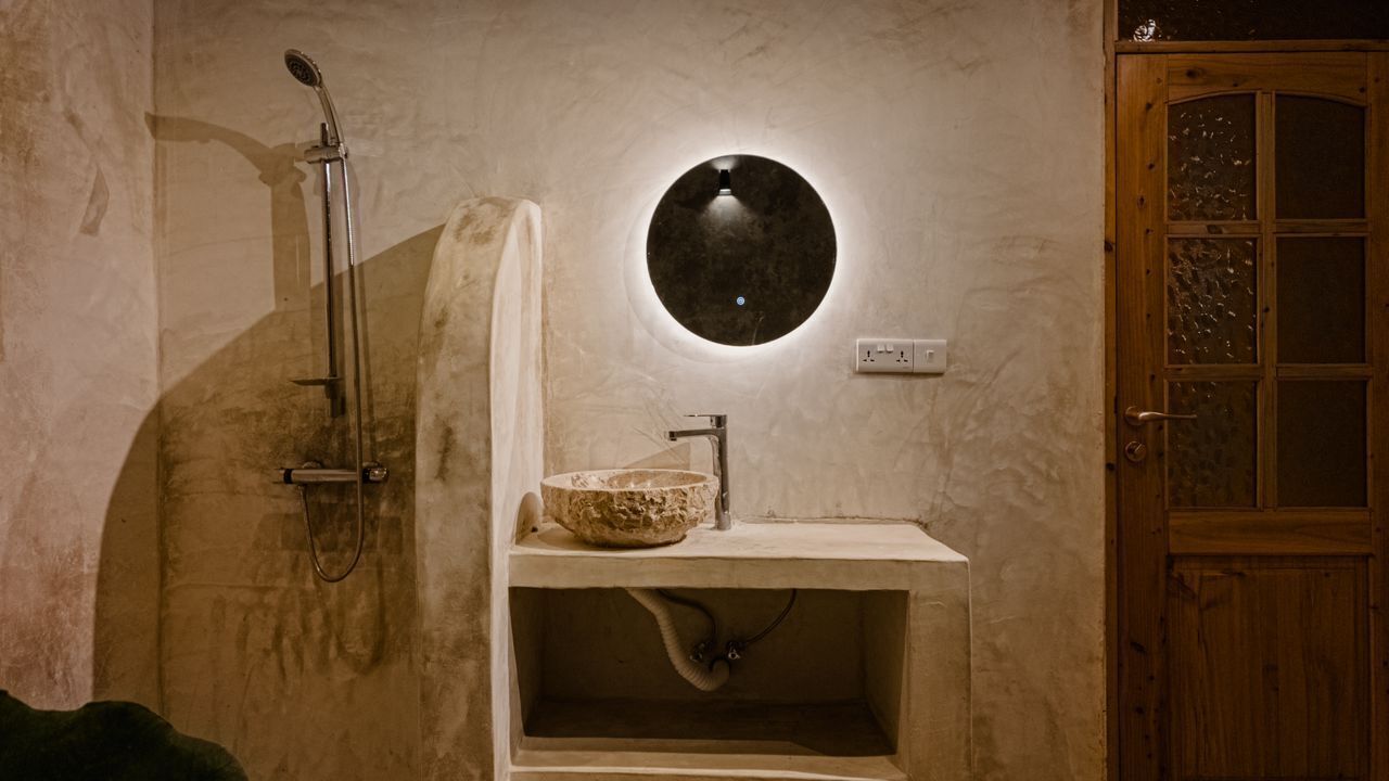 Dusche, Whirlpool, Haartrockner, Bidet