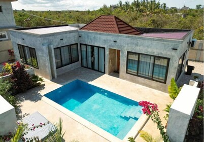 Charming 2-bedroom Villa with a private swimming pool and a surrounding wall