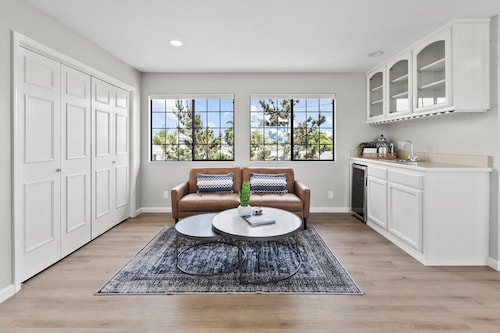 Stylish 3bdrm, 3 bath home in Grover Beach, close to everything