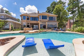 Pool - Waterfront home, 6 bedrooms private pool and dock on Lake Conroe (Montgomery)