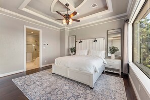 6 bedrooms, desk, iron/ironing board, free WiFi - Waterfront home, 6 bedrooms private pool and dock on Lake Conroe (Montgomery)