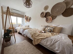 4 bedrooms, WiFi, bed sheets