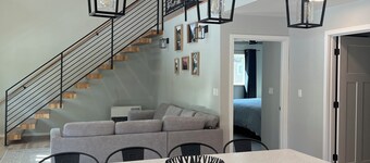 Spacious Luxury Home with Hot Tub and Aurora Views