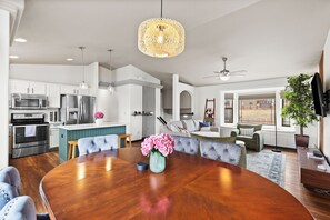 Interior - Group-Friendly Retreat - King Beds, Kitchen, Fenced Yard & Prairie Views (Rapid City)