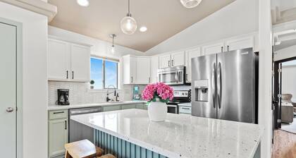 Group-Friendly Retreat - King Beds, Kitchen, Fenced Yard & Prairie Views