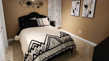 2 habitaciones, tabla de planchar con plancha, wifi y ropa de cama