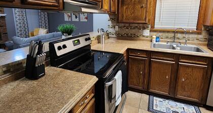 Close to Louisiana Down's Casino.
A charming 3-bedroom house, great amenities!