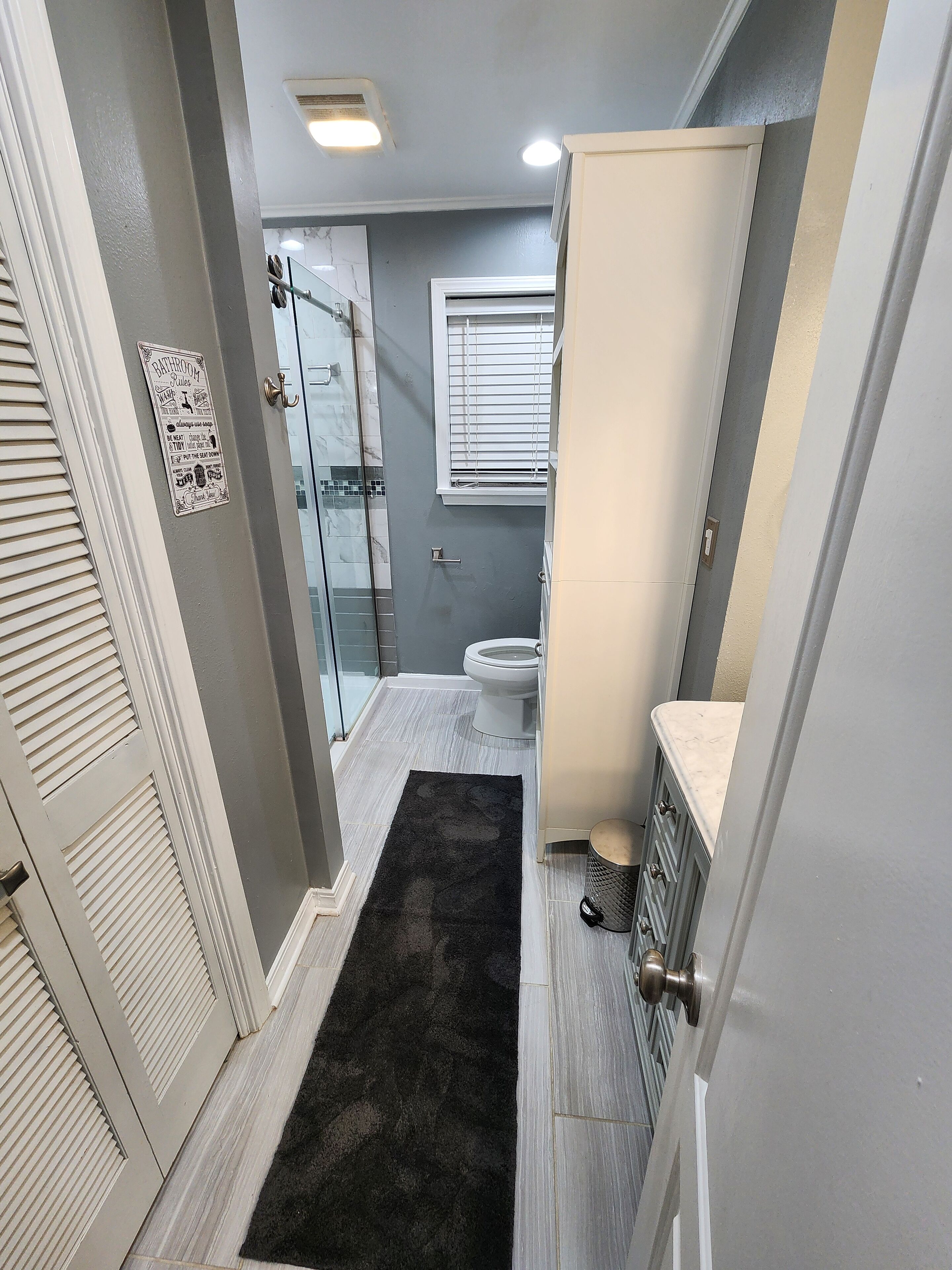 毛巾、肥皂、卫生纸