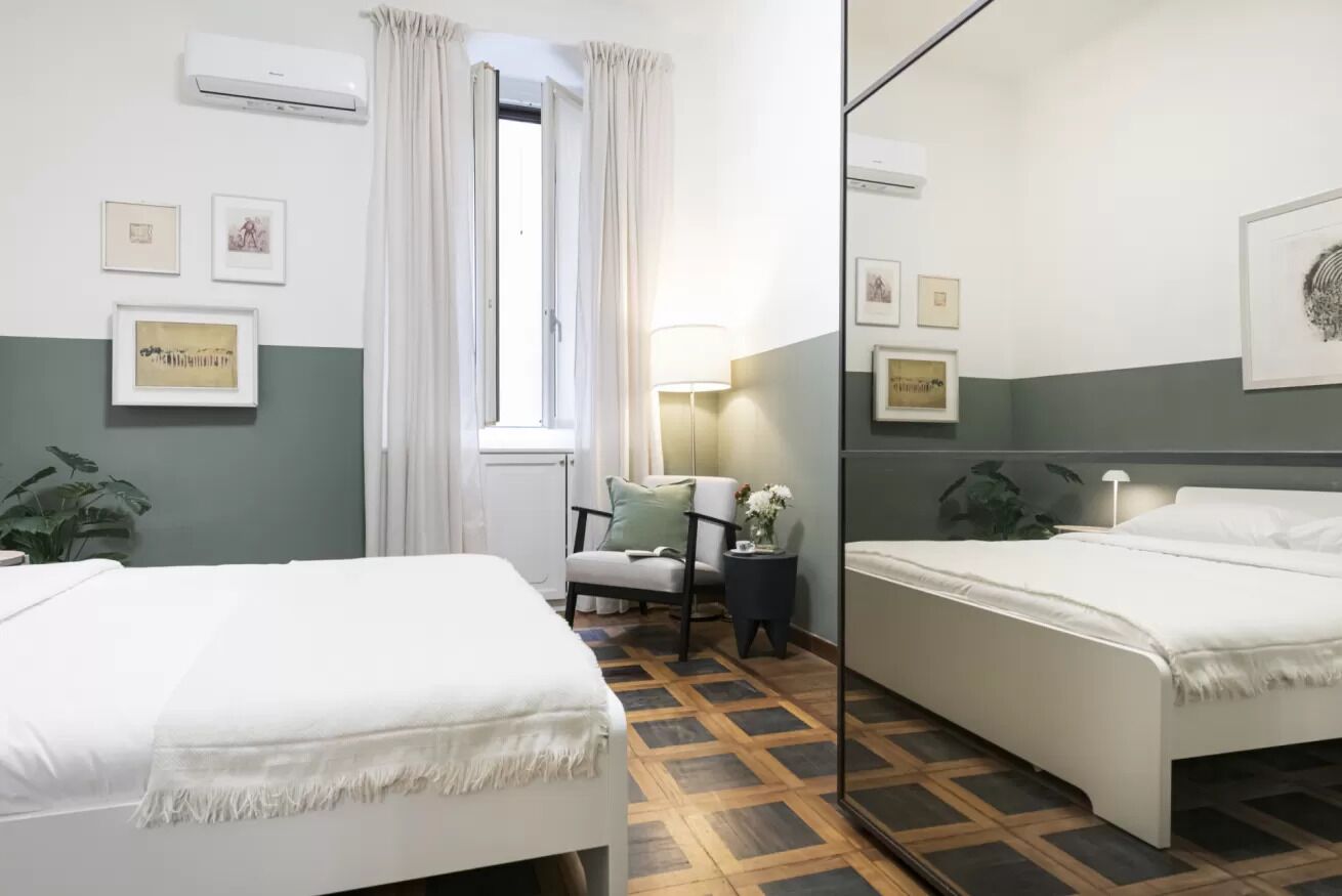 2 Schlafzimmer, Schreibtisch, Bügeleisen/Bügelbrett, Reisekinderbett