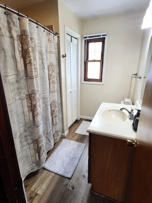 Jetted tub, hair dryer, towels, soap