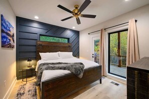 3 slaapkamers, een strijkplank/strijkijzer, reisbedje, wifi