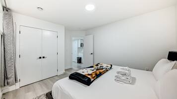 1 bedroom, desk, iron/ironing board, free WiFi