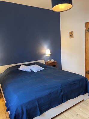 1 bedroom, iron/ironing board, travel crib, WiFi