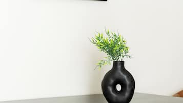 Estudio, balcón | Servicio de comidas en la habitación
