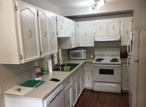 Near Century Park LRT 
Townhouse entire basmentc