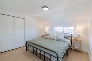 5 Schlafzimmer, Schreibtisch, WLAN, Bettwäsche