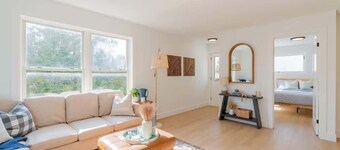 Charming 3BR Beach House with BBQ in Grand Bend