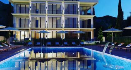 GRAPE HOTEL