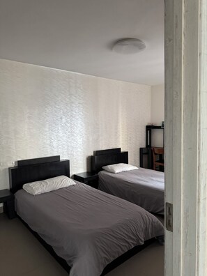 3 chambres, fer et planche à repasser, Wi-Fi, literie fournie