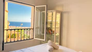 3 habitaciones, tabla de planchar con plancha, wifi y ropa de cama