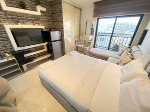 Apartment, Multiple Bedrooms, Smoking