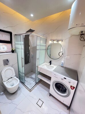Apartment, Mehrere Schlafzimmer, Raucher | Badezimmer