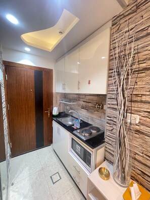 Apartment, Multiple Bedrooms, Smoking | Interior