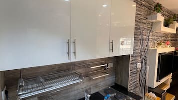 Studio, Multiple Bedrooms, Smoking | Interior