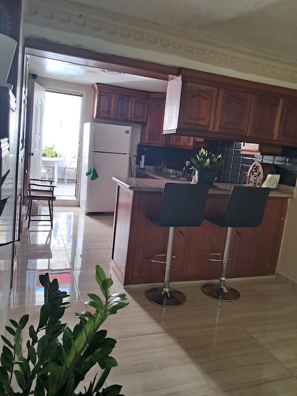 Kühlschrank, Ofen, Toaster, Mixer