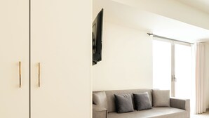 Ảnh chưa phân loại, 3 trong số 16 ảnh, nút