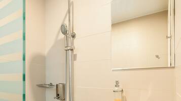 Monolocale, balcone | Bagno