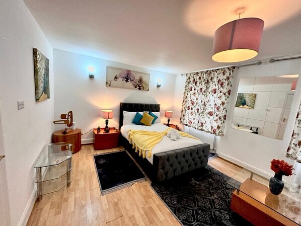 1 bedroom, iron/ironing board, free WiFi, bed sheets