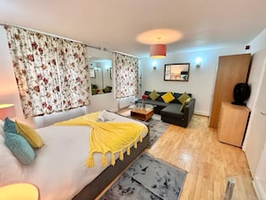 1 chambre, fer et planche à repasser, Wi-Fi gratuit, draps fournis