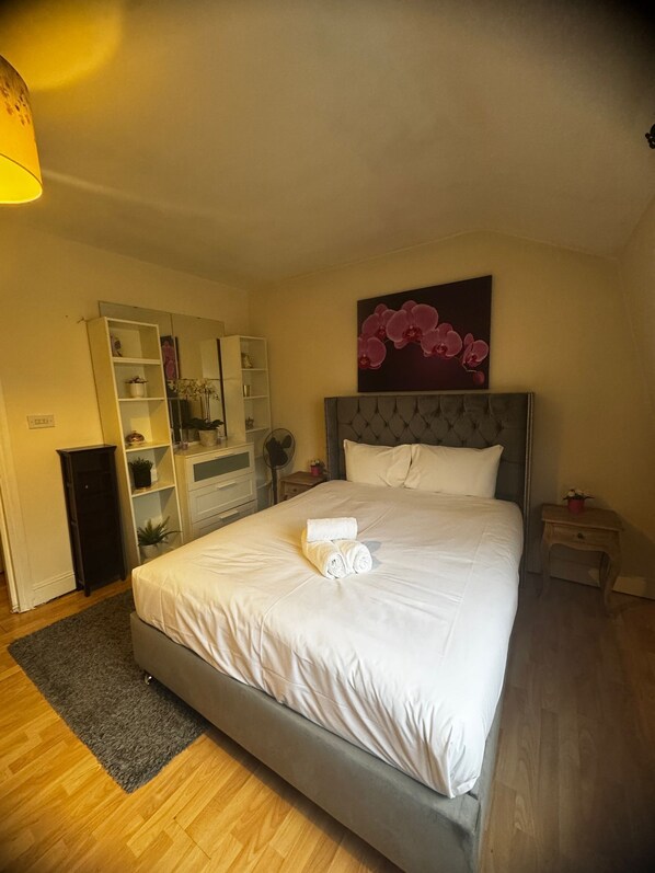 1 chambre, fer et planche à repasser, Wi-Fi, draps fournis