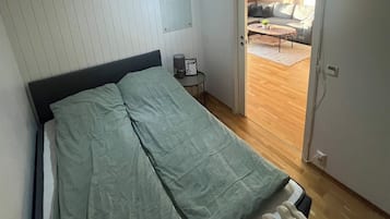 2 makuuhuonetta, silitysrauta/-lauta, Wi-Fi, vuodevaatteet