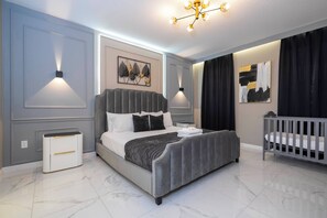 9 chambres, fer et planche à repasser, lit parapluie, Wi-Fi