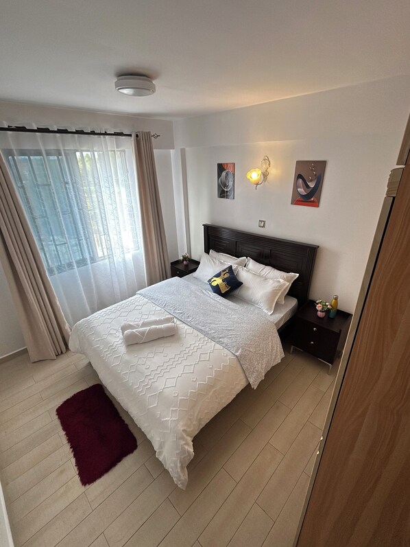 2 bedrooms, iron/ironing board, WiFi, bed sheets