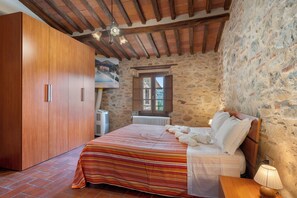 Deluxe House, Air conditioning, Garden View | Individually decorated, individually furnished, desk, laptop workspace