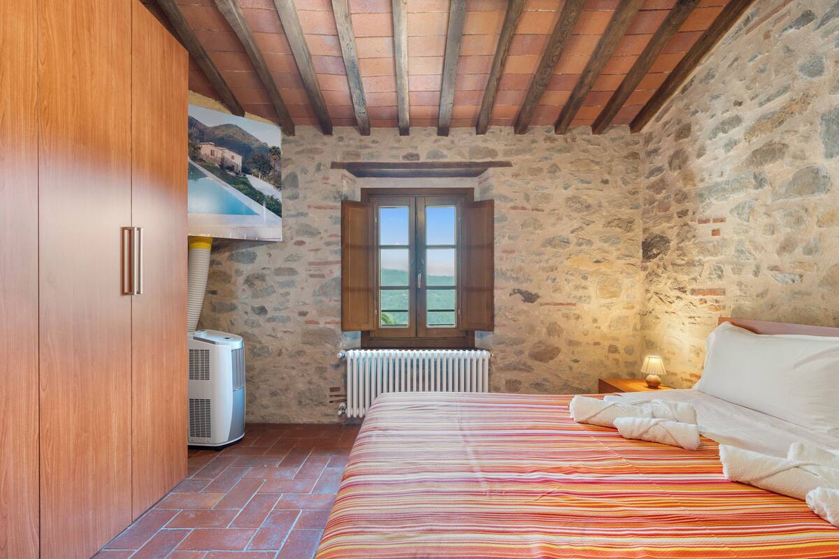 Individually decorated, individually furnished, desk, laptop workspace